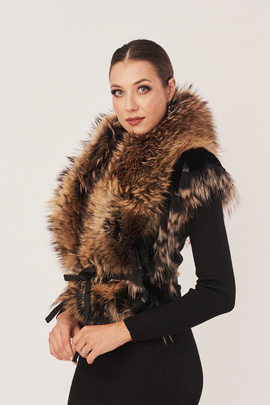 Raccoon dog fur collar