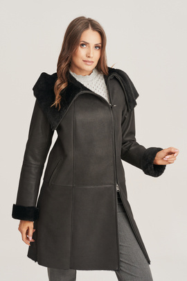 Women's sheepskin coat with hood